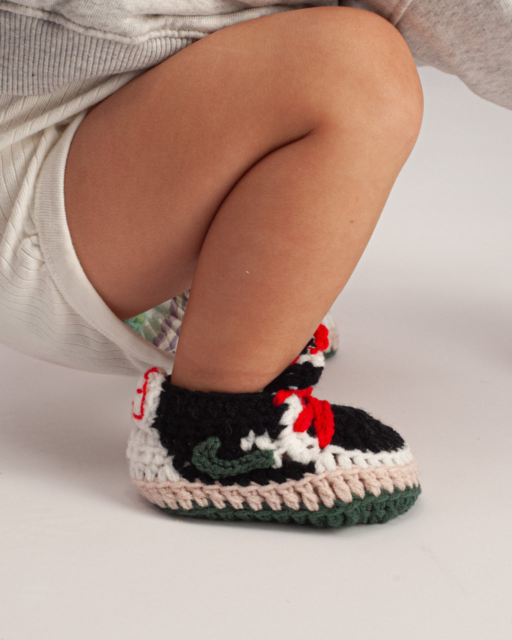 TRAVIS Red Lace Sneaker Sokkies