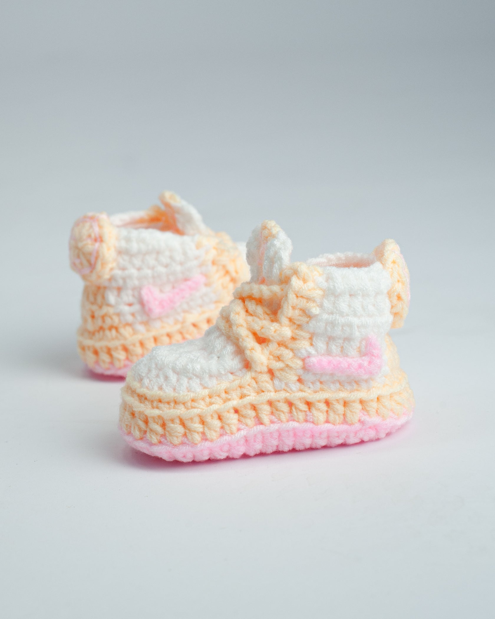 TRAVIS SHY PINK Sneaker Sokkies